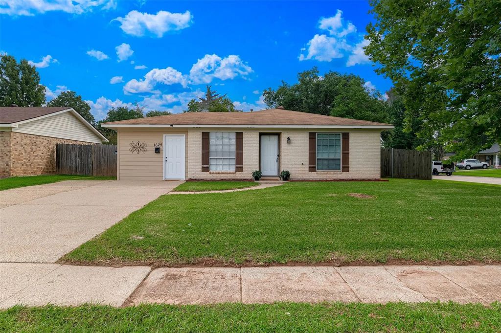 1629 Nikki Lynn Drive, Bossier City