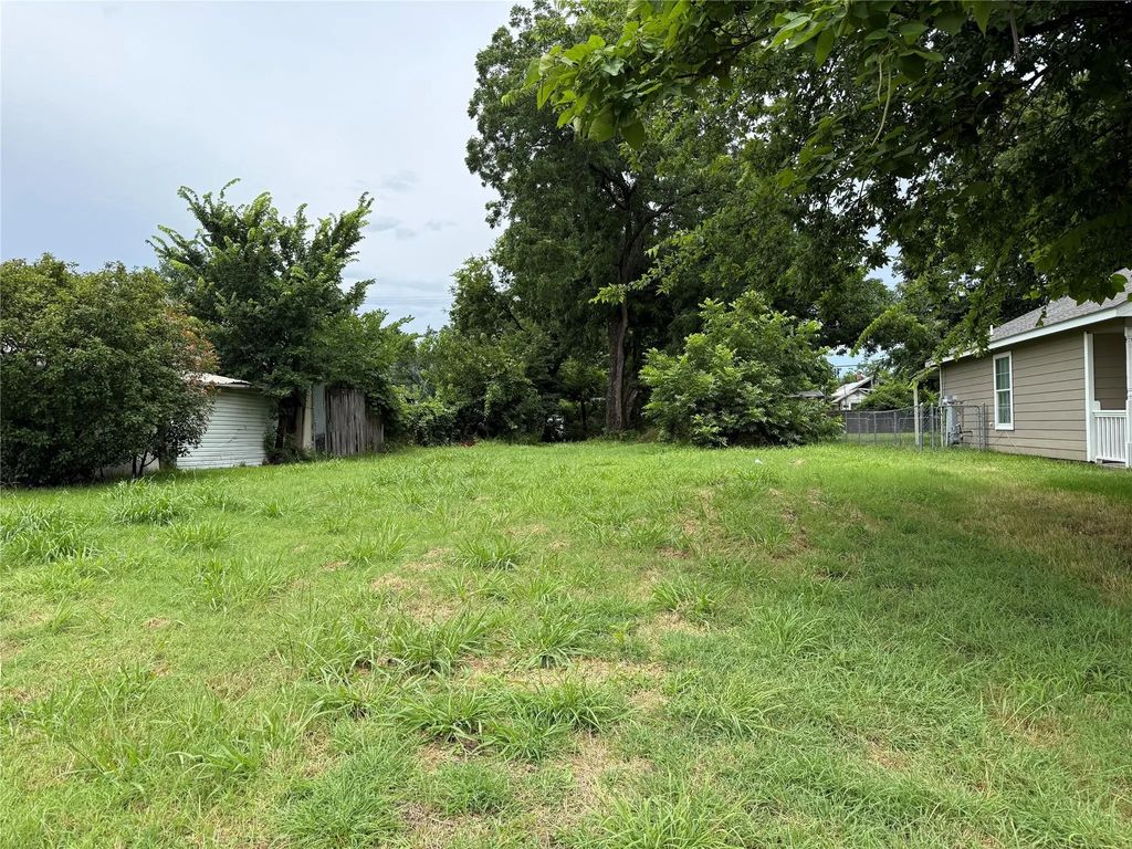 715 W Bond Street, Denison