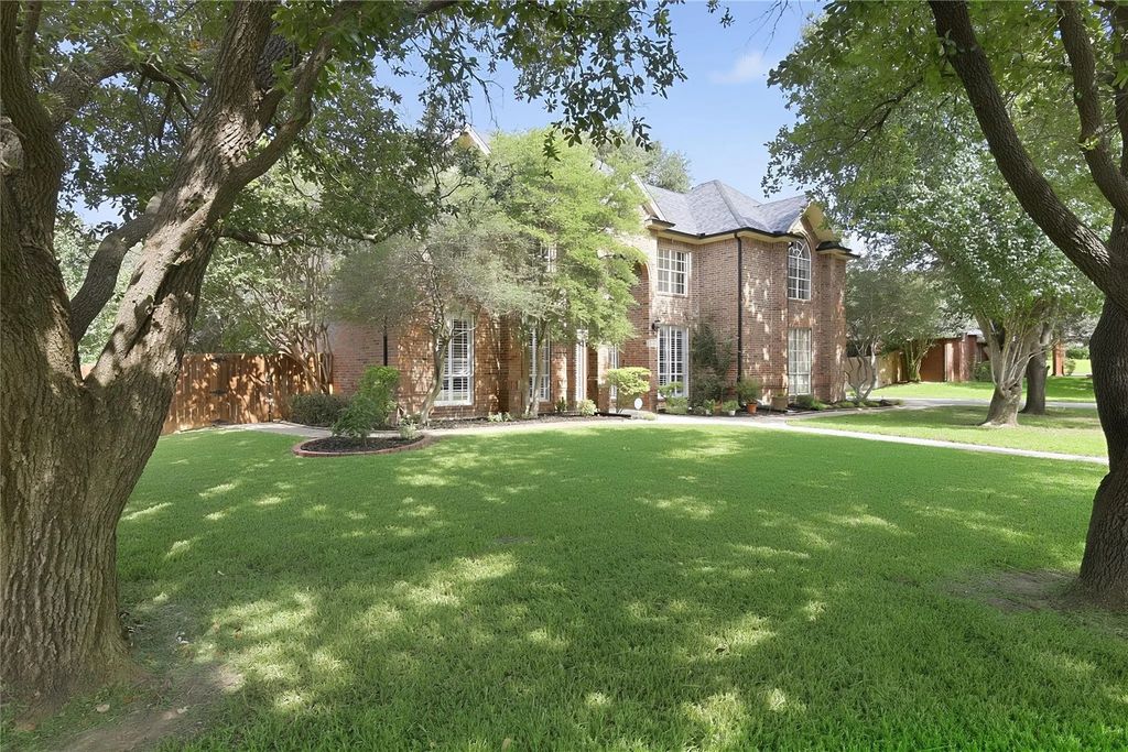 948 Tealwood Drive, Keller