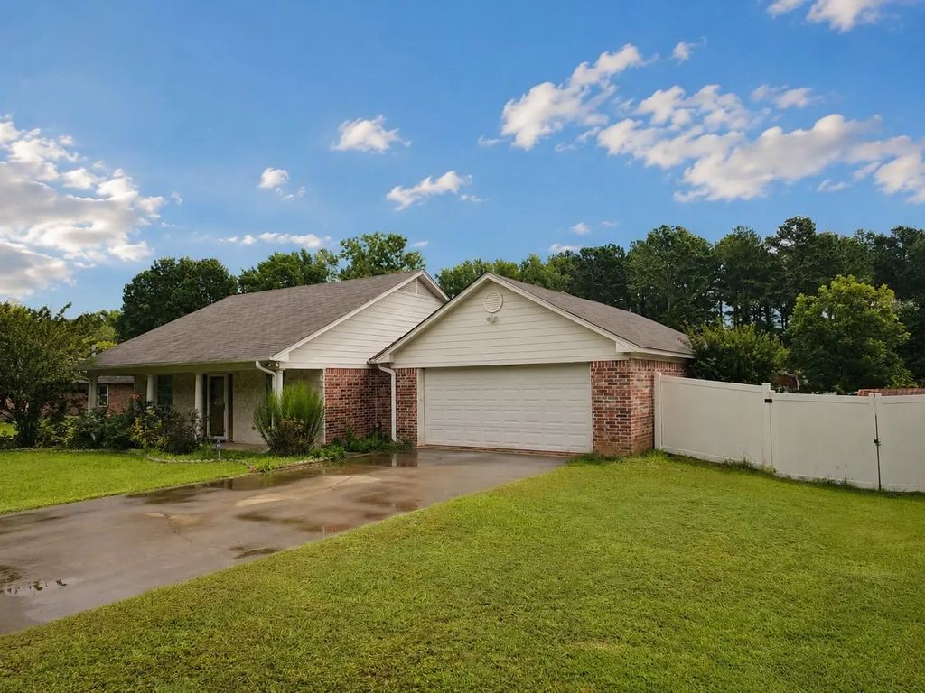 305 Bob White Street, Pittsburg