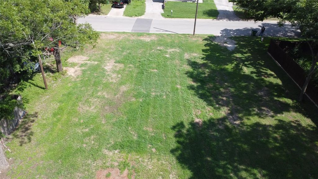 563 E Long Street, Stephenville