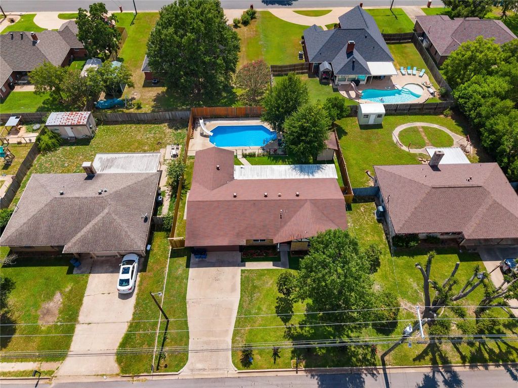 309 Gray Street, Henderson