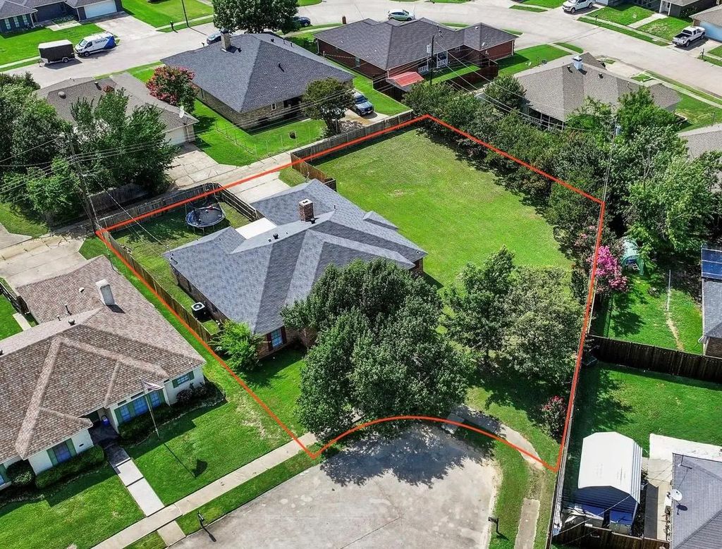 1804 Greenridge Court, Sulphur Springs