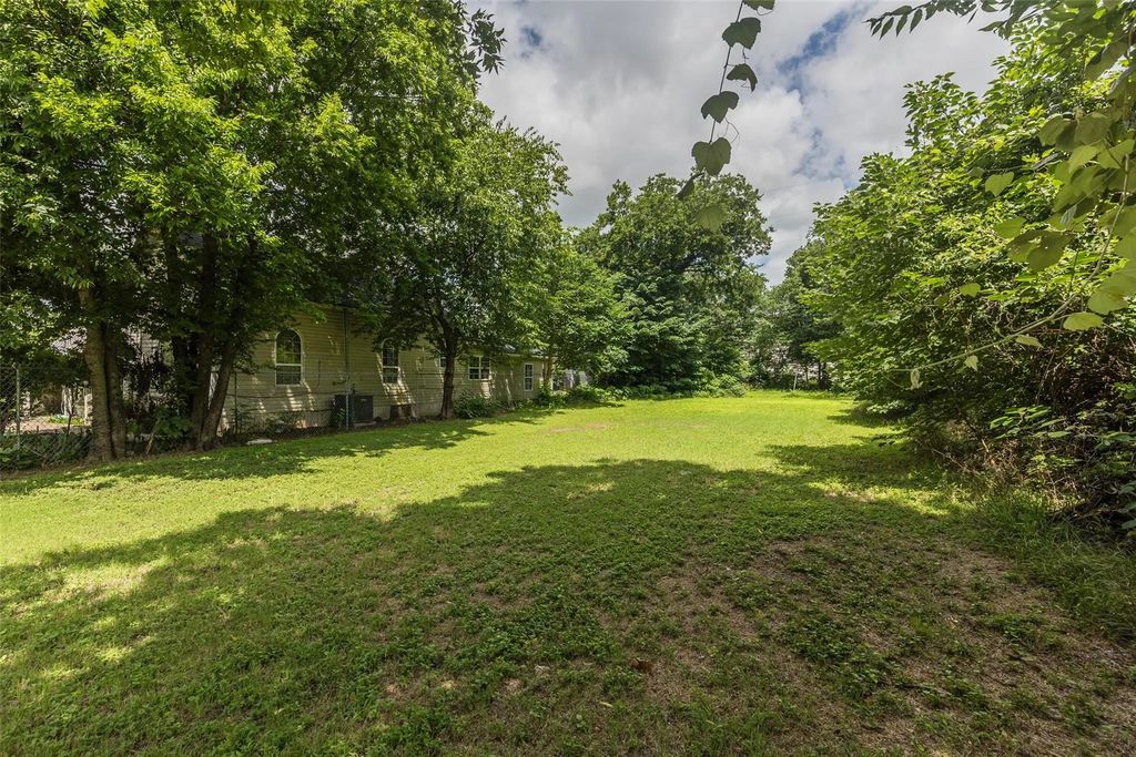 808 E Clay Street, Waco