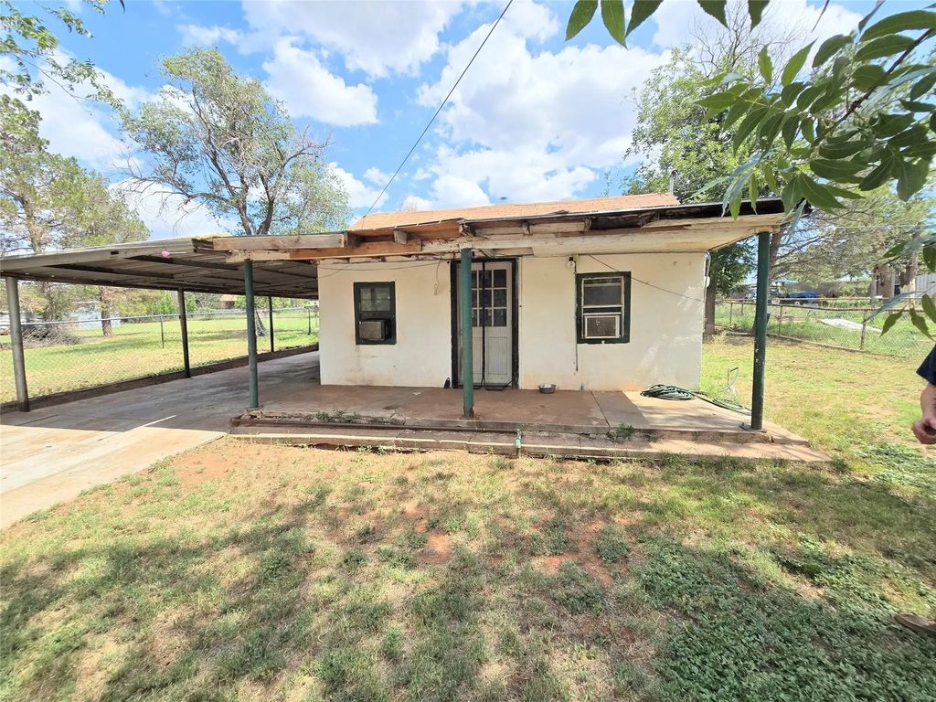 1005 W 3rd Street, Sweetwater