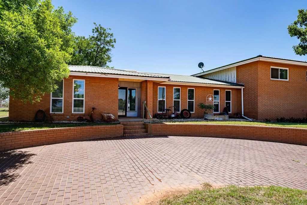 510 N Elizabeth Avenue, Rotan