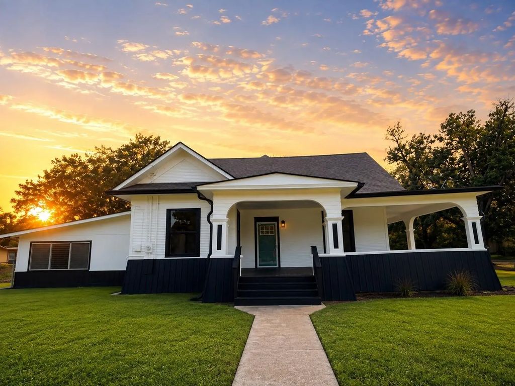 402 E Navasota Street, Groesbeck