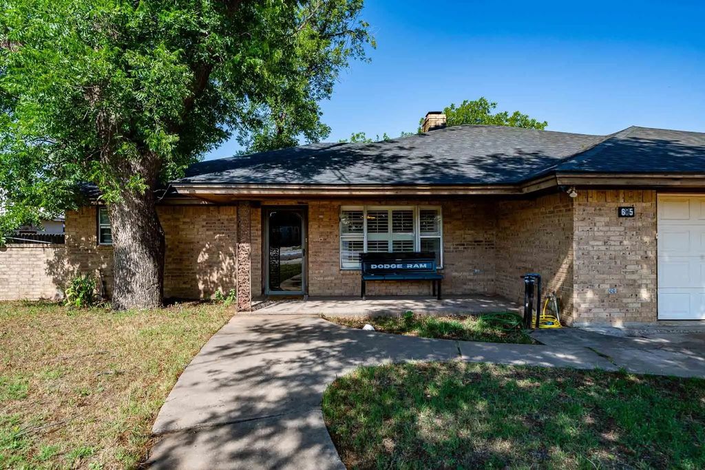 605 N Cleveland, Rotan