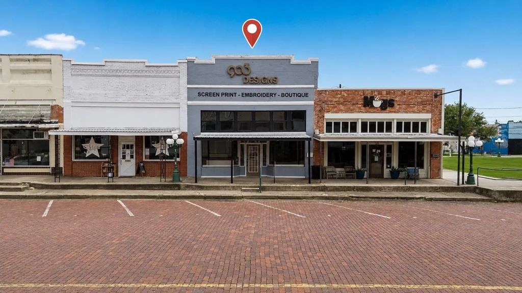 1121 Main Street, Commerce