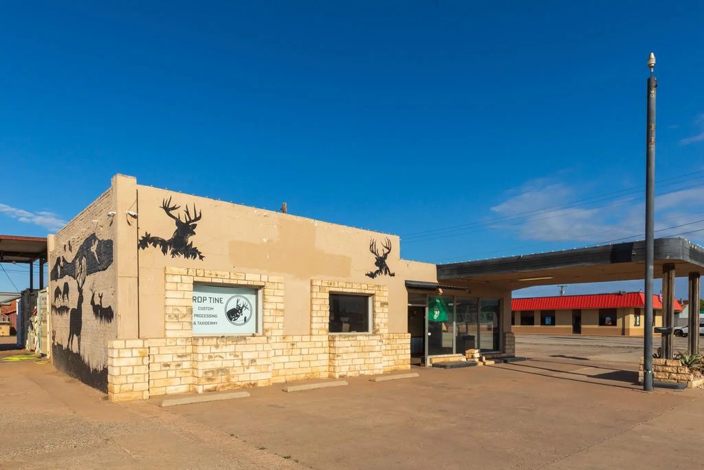 126 S Central Avenue, Hamlin