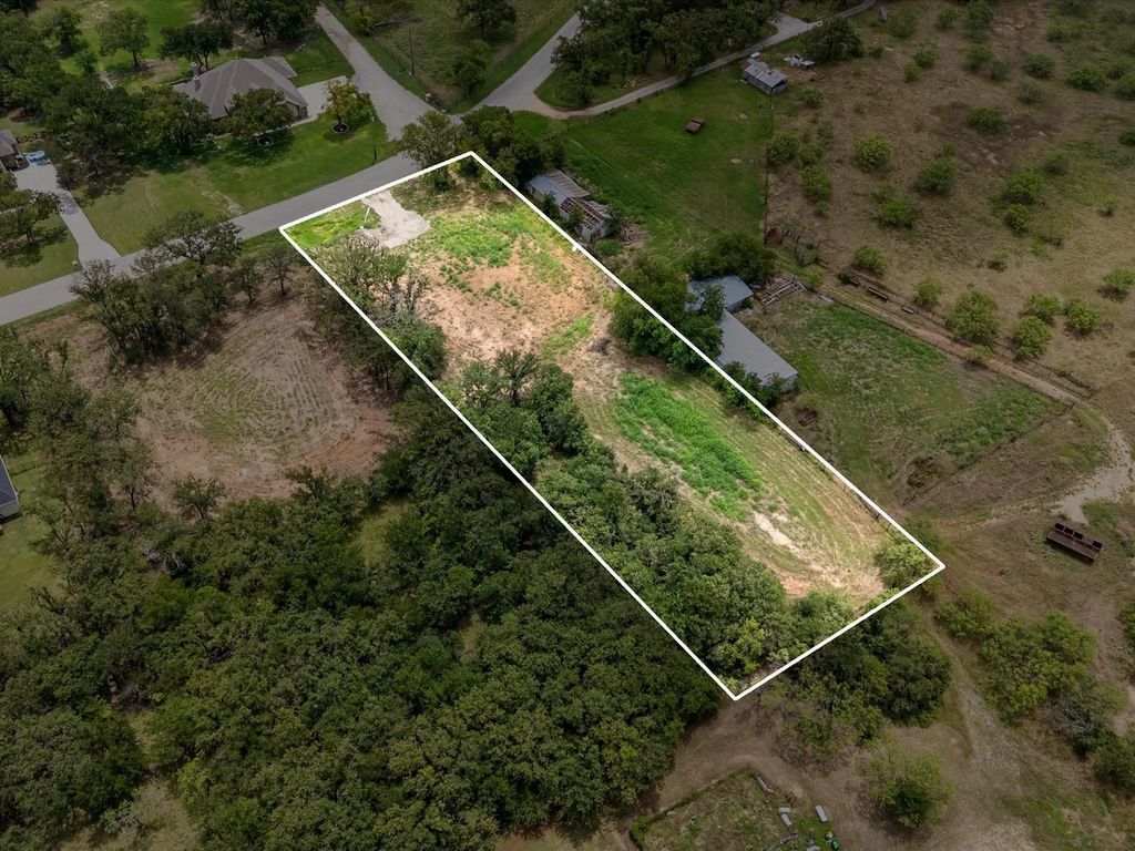 709 County Road 3355, Paradise