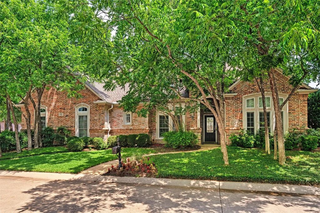 512 Ashmede Court, Arlington