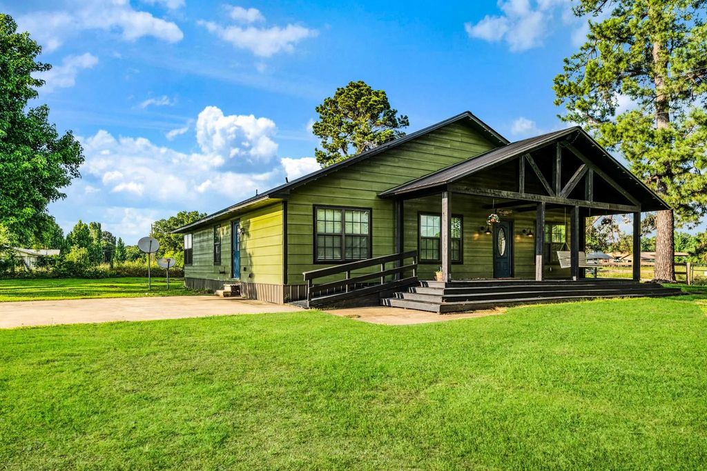 13944 Farm Road 195, Bagwell