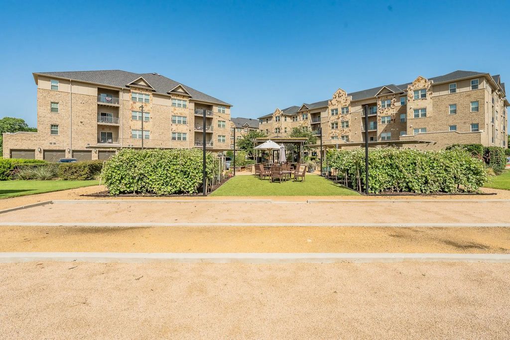 1735 Wittington Place 3206, Farmers Branch