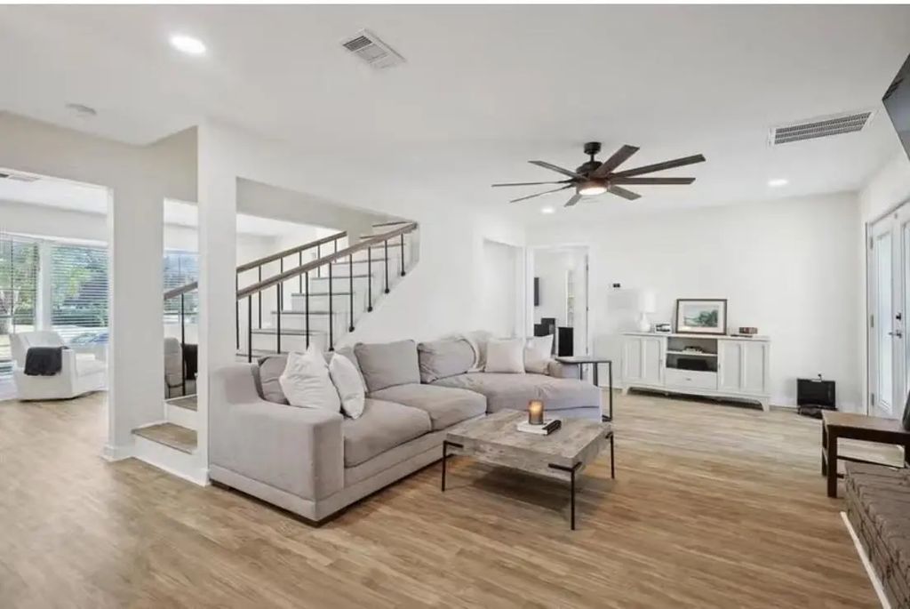 13505 Pyramid Drive, Farmers Branch