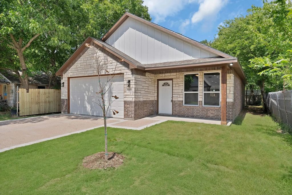 1112 Trinity Street, Cleburne