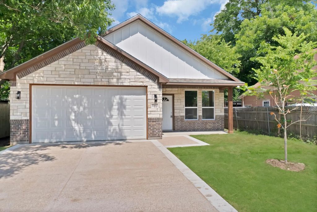 1112 Trinity Street, Cleburne