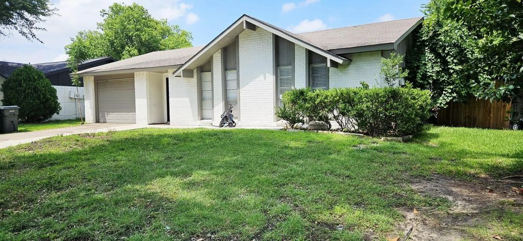 1529 Meridian Way, Garland