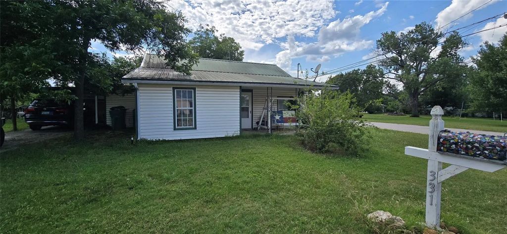 331 N 5th Street, Jacksboro