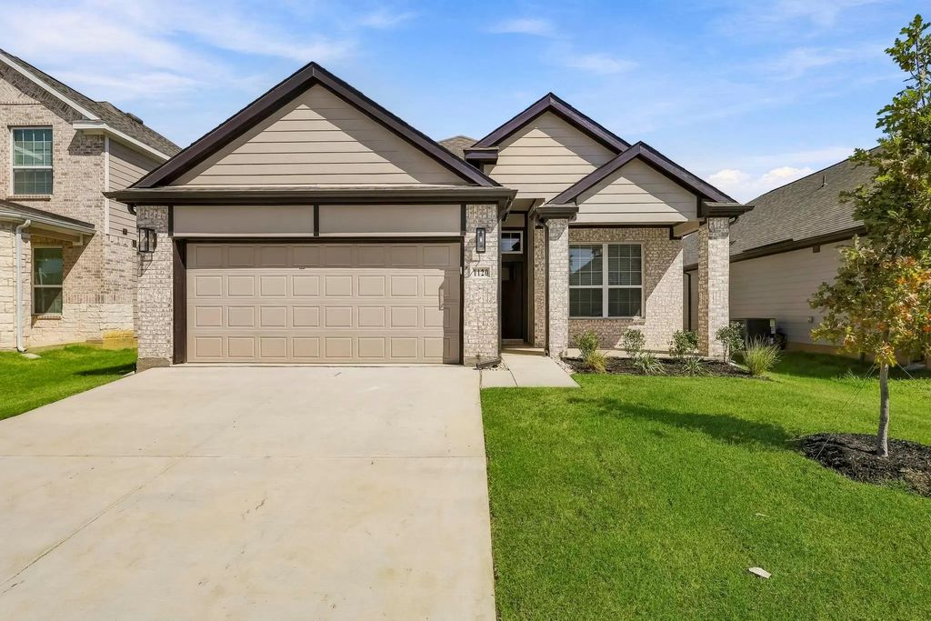 1120 Runway Road, Fort Worth