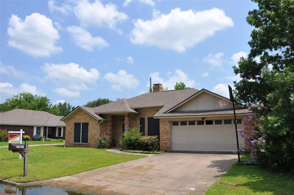 1021 Markeda, Sulphur Springs
