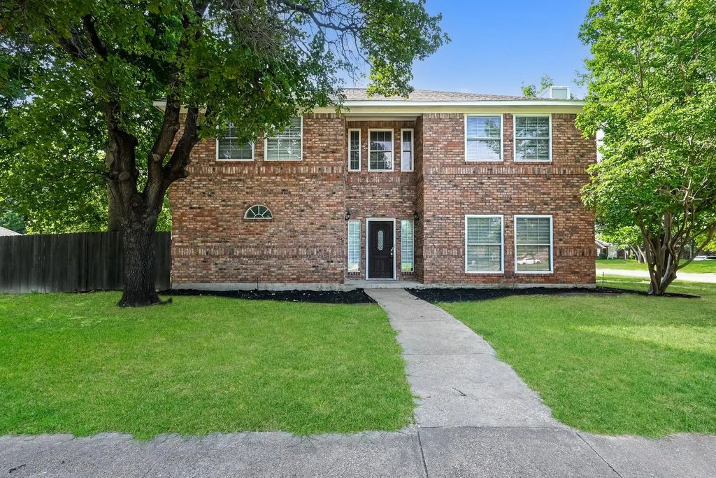 2057 Spinnaker Lane, Azle