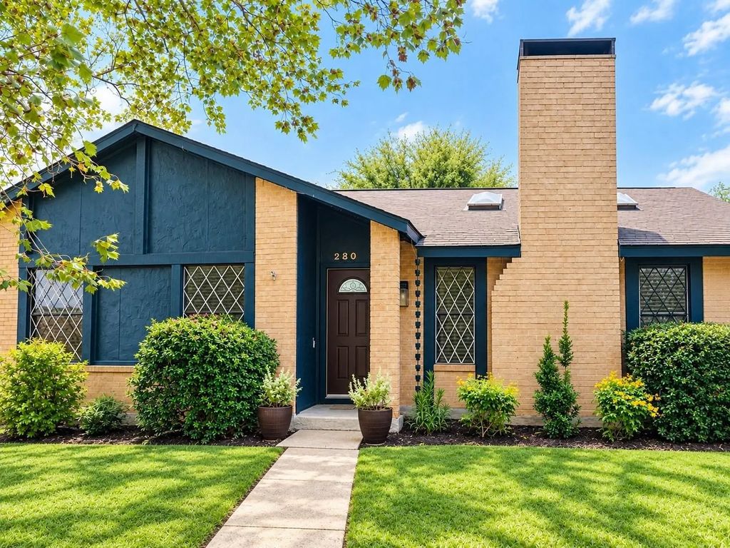 2806 Holy Cross Lane, Garland