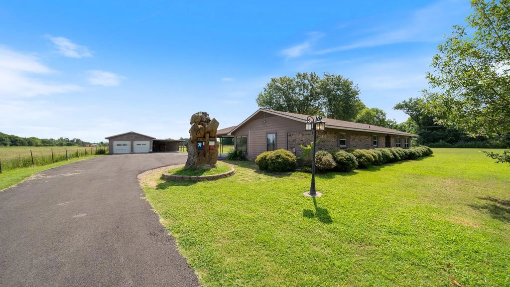 20530 State Highway 64, Canton