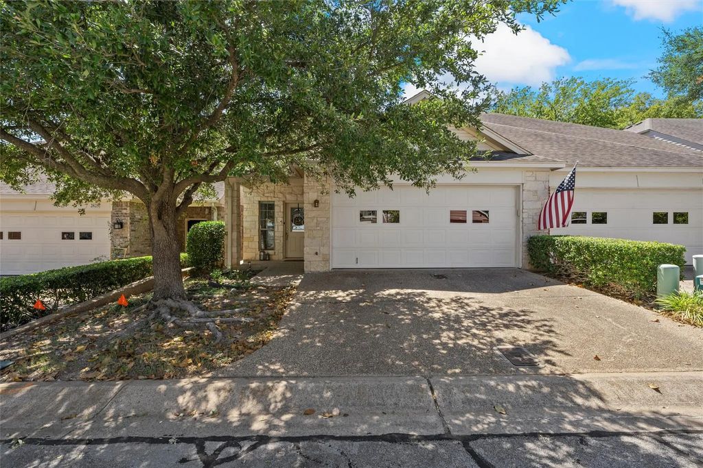 2823 Savannah Court, Waco