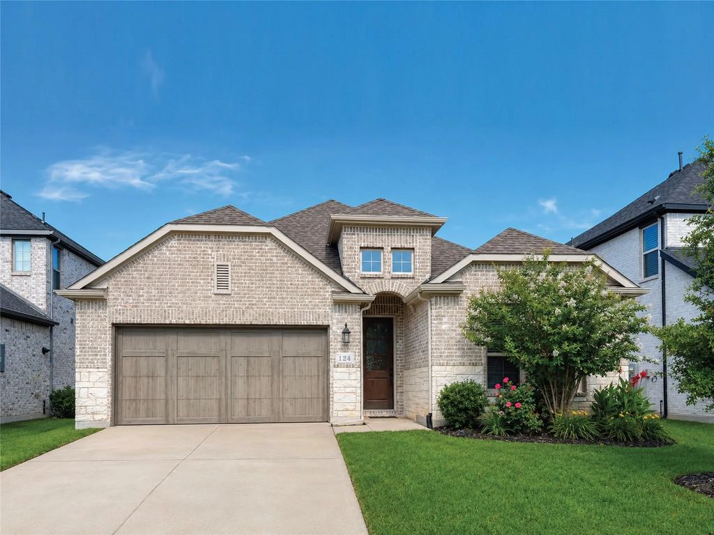 124 Savannah Lane, Oak Point