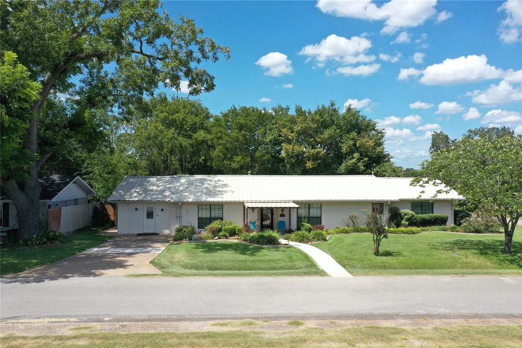 403 N Hall Street, Fairfield