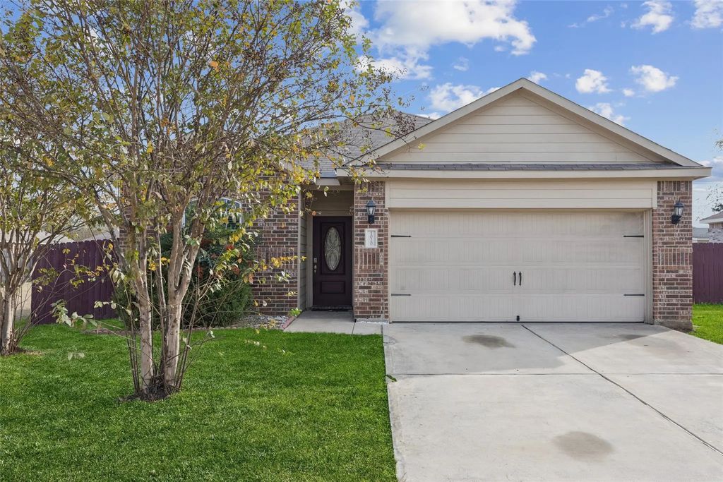 1020 Walnut Ridge Drive, Hutchins