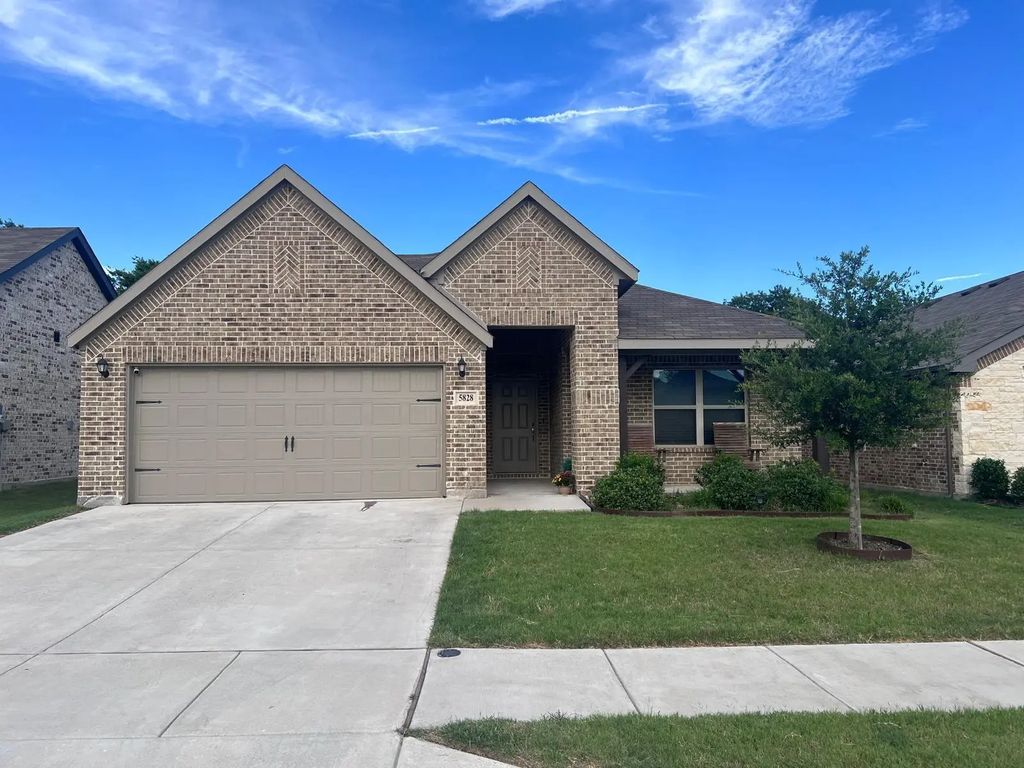 5828 Brookville Drive, Fort Worth