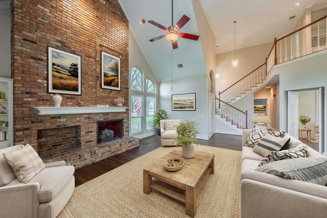 2002 Diamond Oaks Drive, Garland