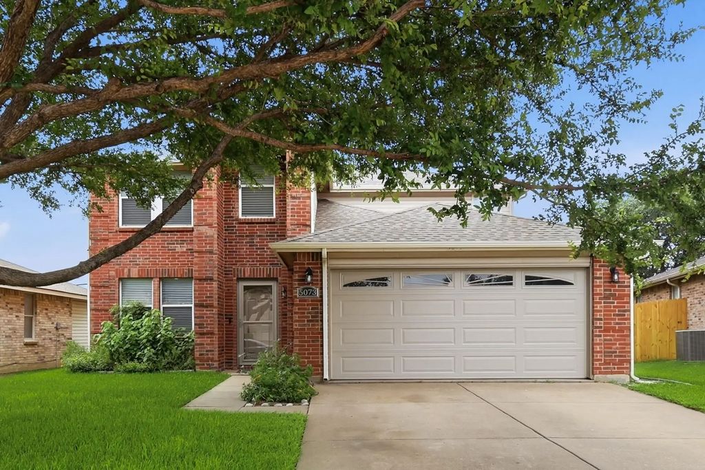 5073 Village Stone Court, Fort Worth