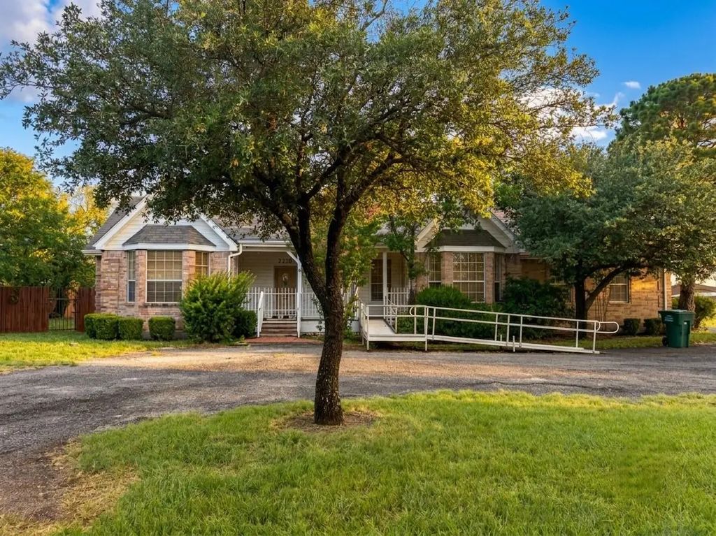 3210 E Lake Road, Abilene