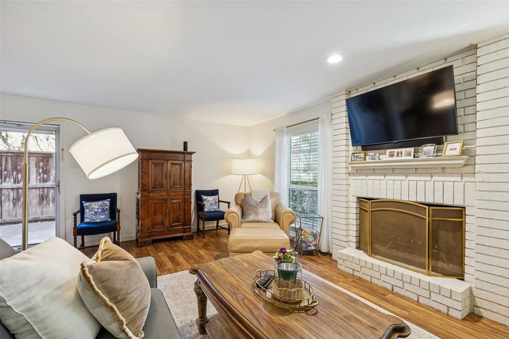 7623 Riverbrook Drive 17, Dallas