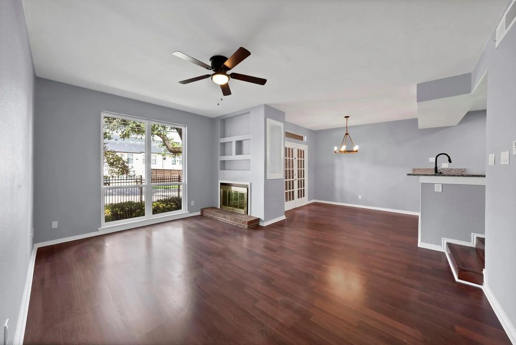 5750 Phoenix Drive 33, Dallas