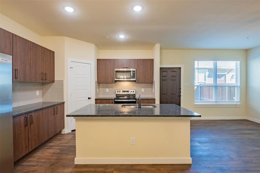 645 Wheatfield Drive, Venus