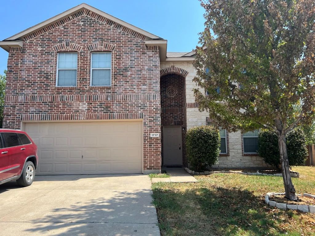 1717 Grassy View Drive, Fort Worth