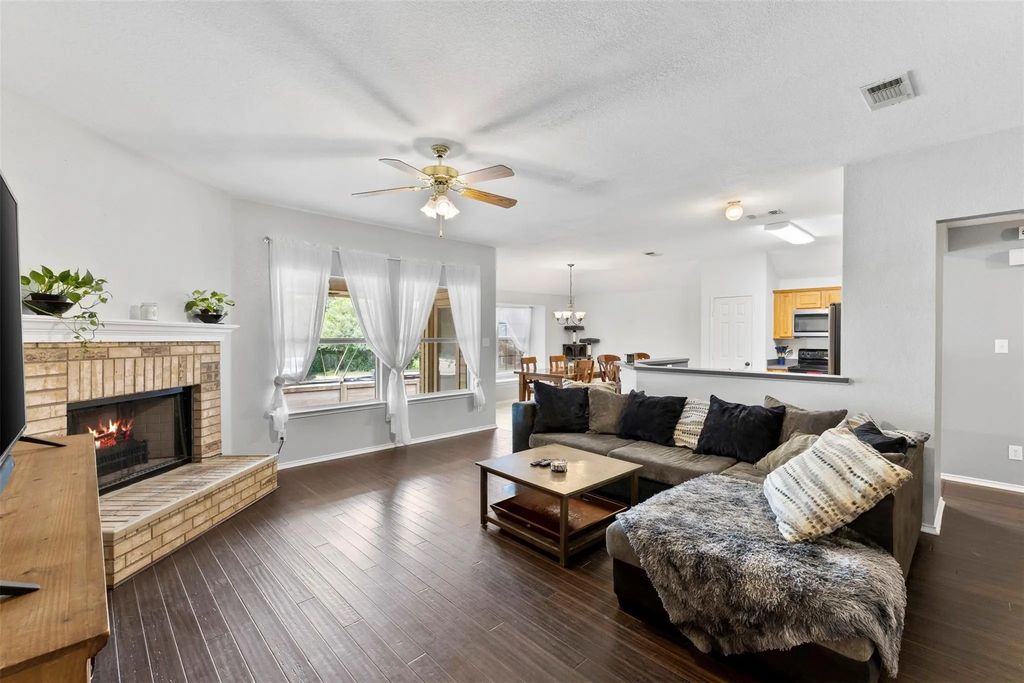 804 Tyler Court, Burleson