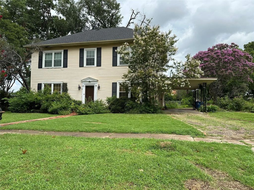 509 E Main Street, Mexia