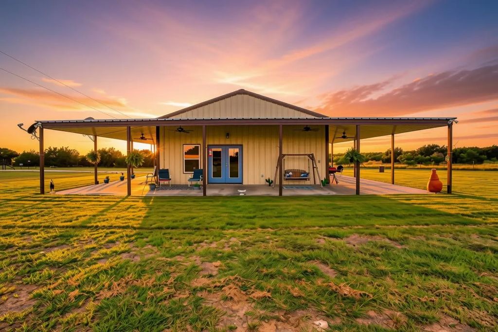 1795 County Road 2730, Lometa