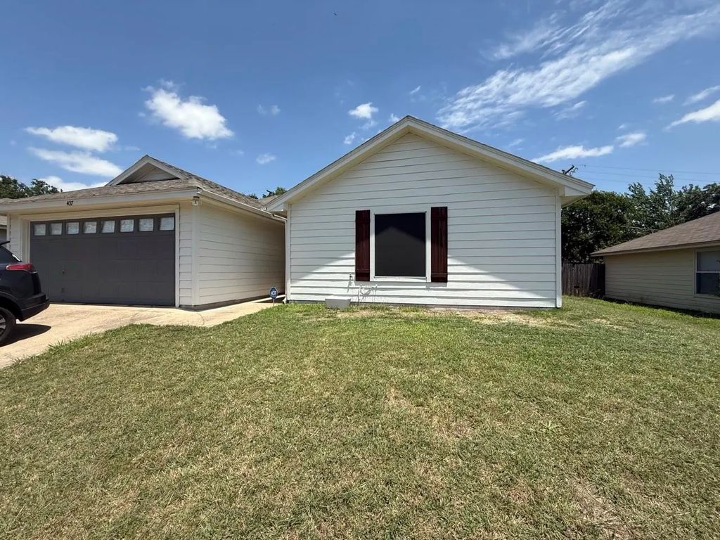 4017 Devonaire Drive, Fort Worth