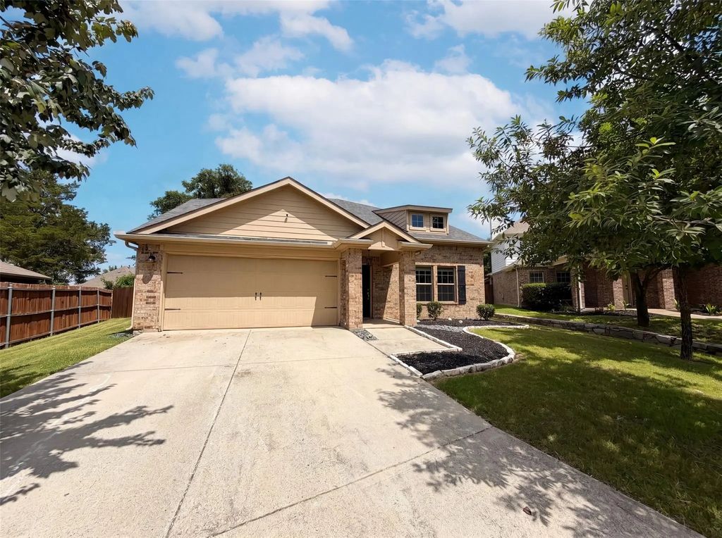 1404 Claire Lane, Royse City