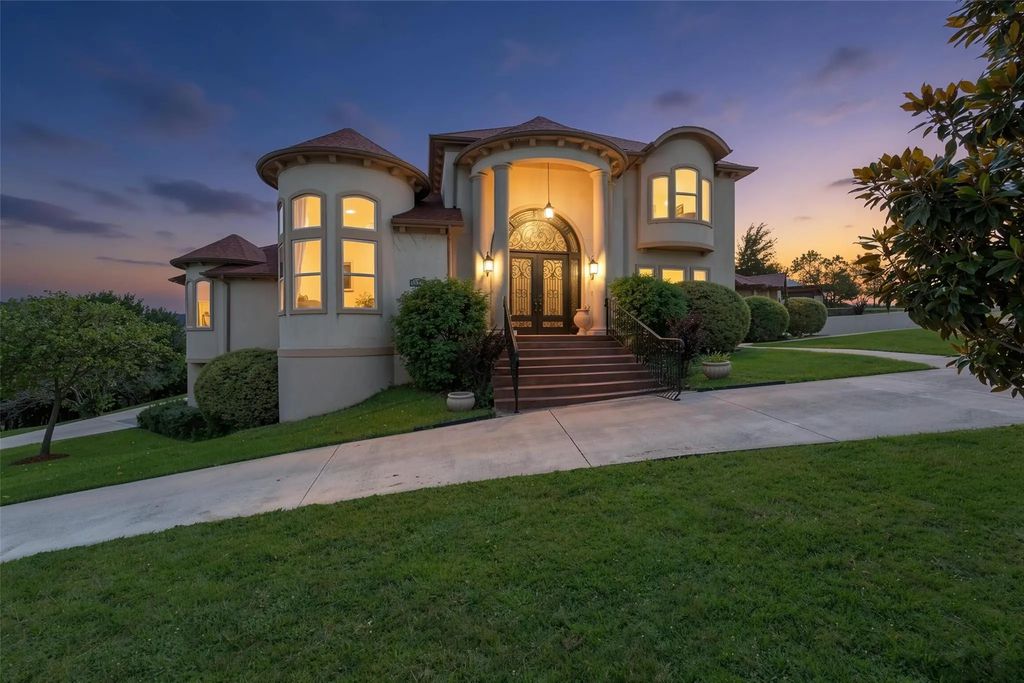 1373 Overlook Circle, Cedar Hill