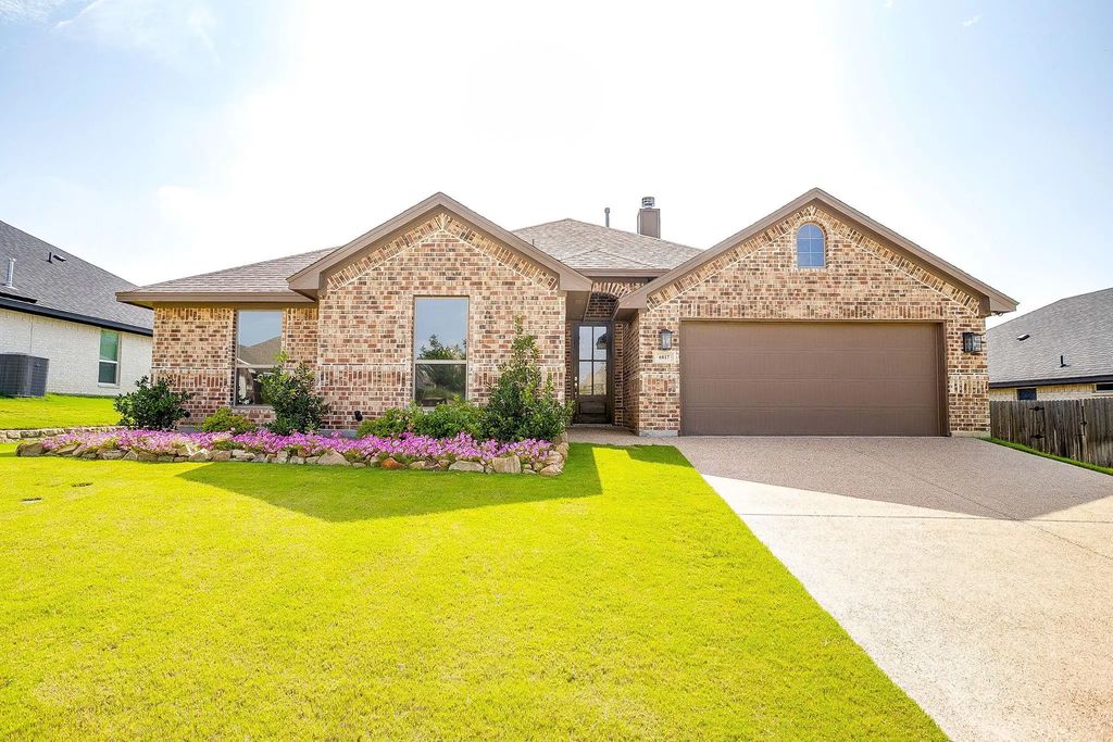 6817 Trail Rock Drive, Benbrook