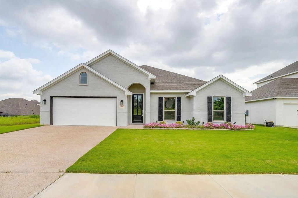 6913 Trail Rock Drive, Benbrook