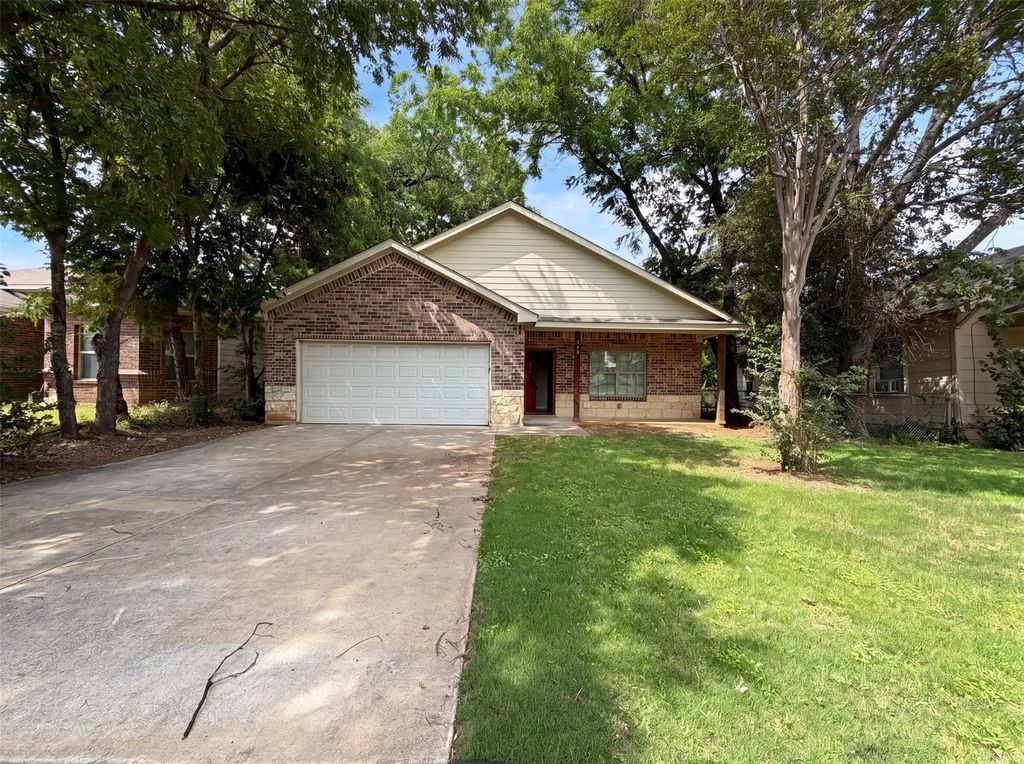 619 E Arlington Avenue, Fort Worth