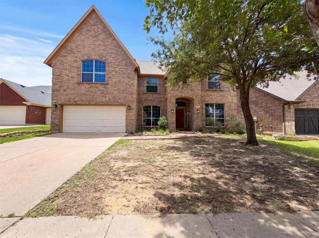 8613 Sunwood Court, Fort Worth